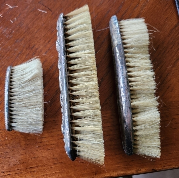 Vintage sterling silver brush set - Picture 9 of 10